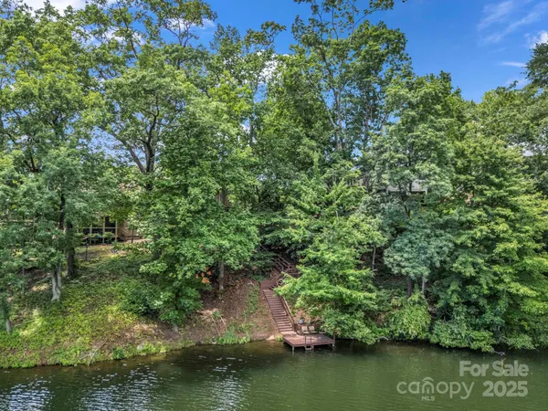 $345,000 | 140 West Lake Drive, Unit 301, Lake Lure, NC 28746