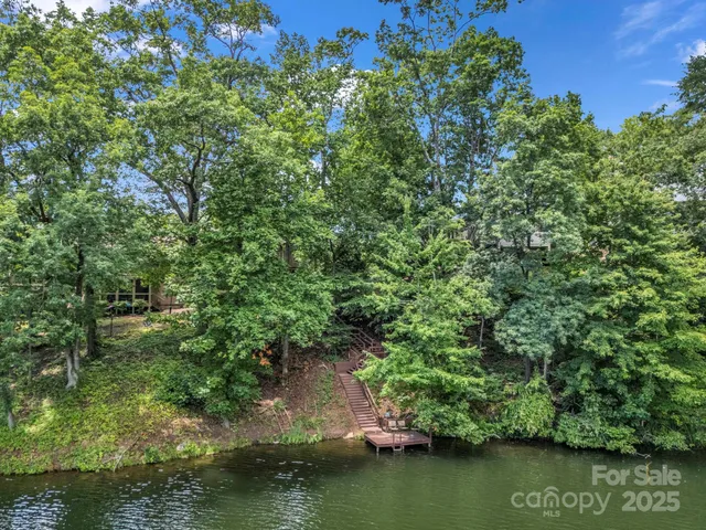 $365,000 | 140 West Lake Drive, Unit 301, Lake Lure, NC 28746