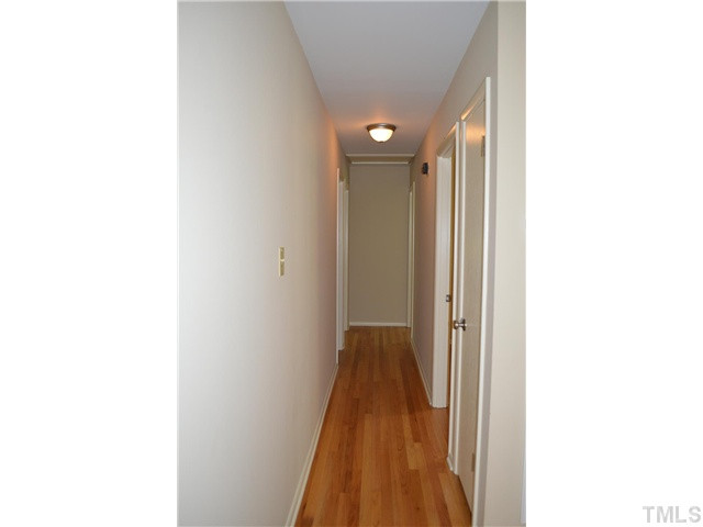 1116 Hamlin Road Durham, NC 27704 - Photo 10 of 21 HALLWAY