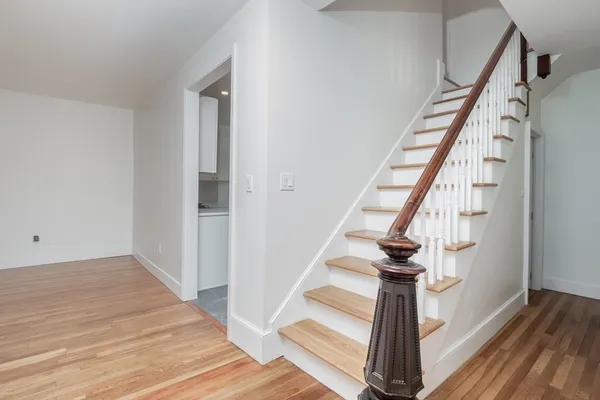 $4,025 | 92 Clinton Place, Unit 1, Newton, MA 02459