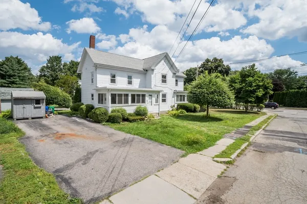 $4,025 | 92 Clinton Place, Unit 1, Newton, MA 02459