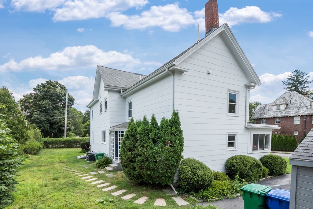 92 Clinton Place, Unit 1 Newton, MA 02459 - Photo 4 of 26