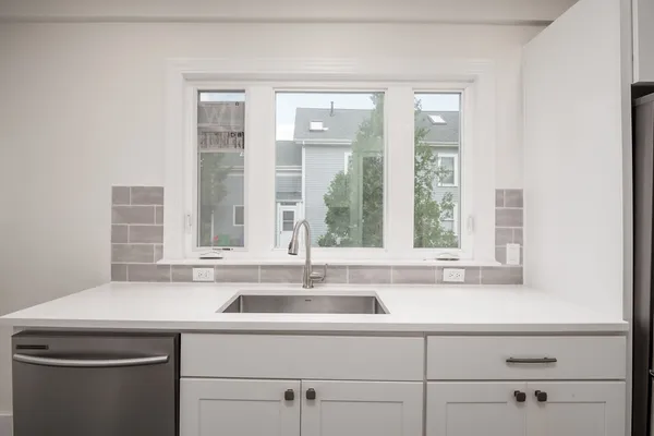 $4,025 | 92 Clinton Place, Unit 1, Newton, MA 02459