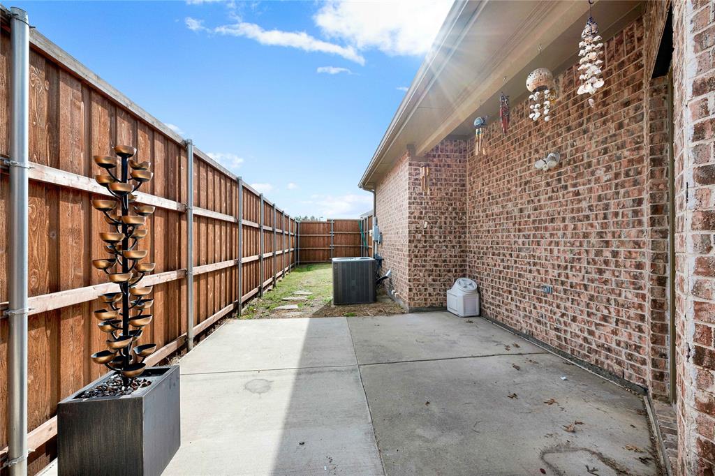 2010 Downing Street Allen, TX 75013 - Photo 22 of 29 a view of entryway