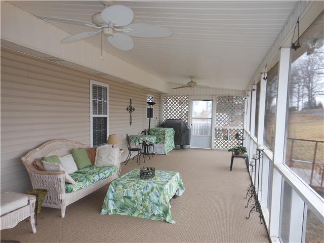 1898 Rock Church Road Charlotte, TN 37036 - Photo 4 of 16 Huge screened-in back porch