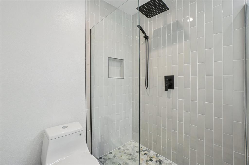 9437 Timberleaf Drive Dallas, TX 75243 - Photo 27 of 35