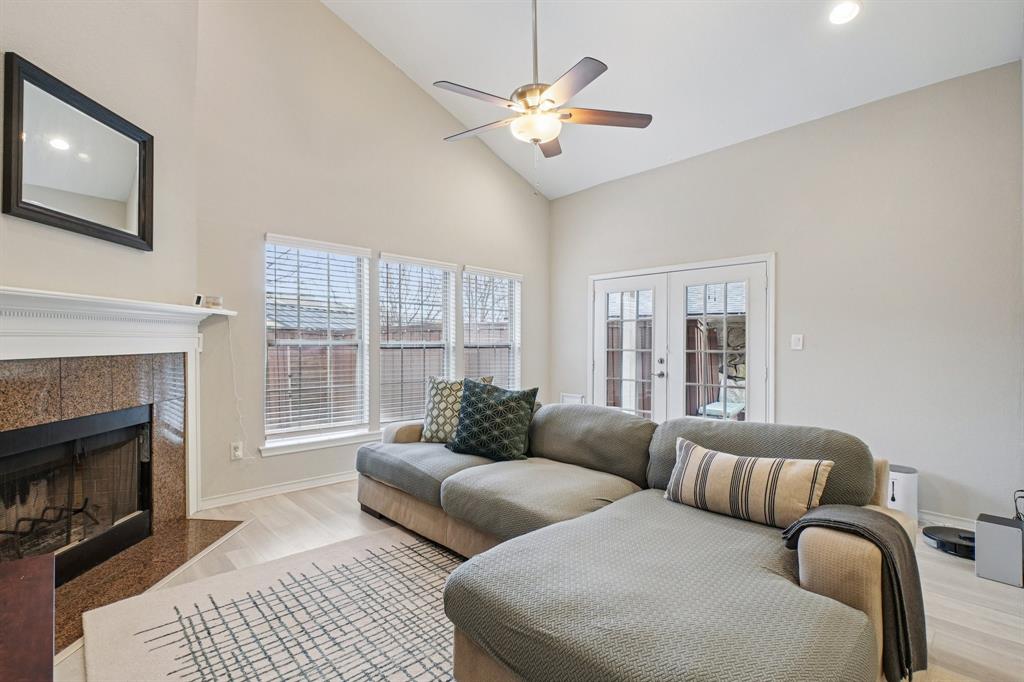 9437 Timberleaf Drive Dallas, TX 75243 - Photo 4 of 35