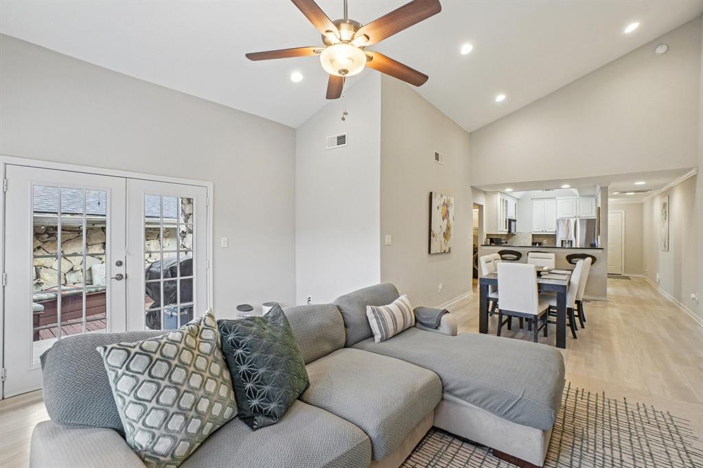 9437 Timberleaf Drive Dallas, TX 75243 - Photo 7 of 35