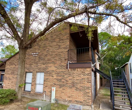 $950 | 7200 West T C Jester Boulevard, Unit 2502, Houston, TX 77088