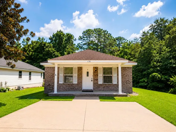 $2,100 | 138 Adams Street, Niceville, FL 32578