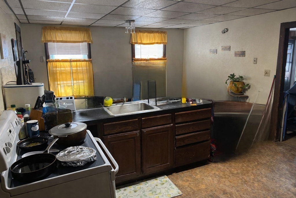 63 George Street Westfield, MA 01085 - Photo 13 of 19