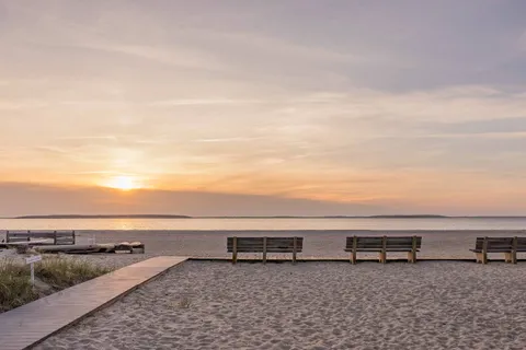 $3,395,000 | 38 East Beach Drive, Southampton, NY 11968