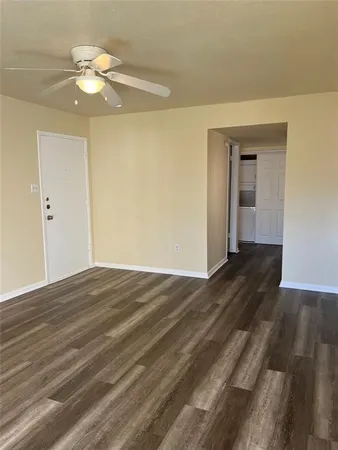 $1,175 | 16111 Aspenglen Drive, Unit 206, Houston, TX 77084