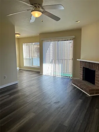 $1,175 | 16111 Aspenglen Drive, Unit 206, Houston, TX 77084