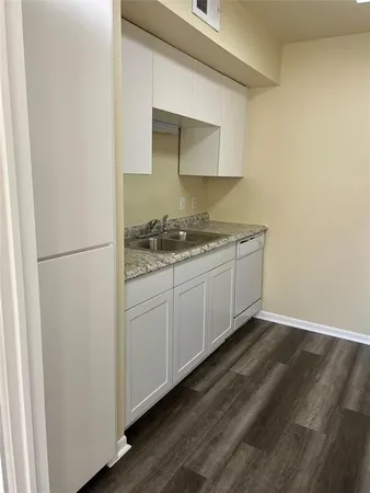 $1,175 | 16111 Aspenglen Drive, Unit 206, Houston, TX 77084