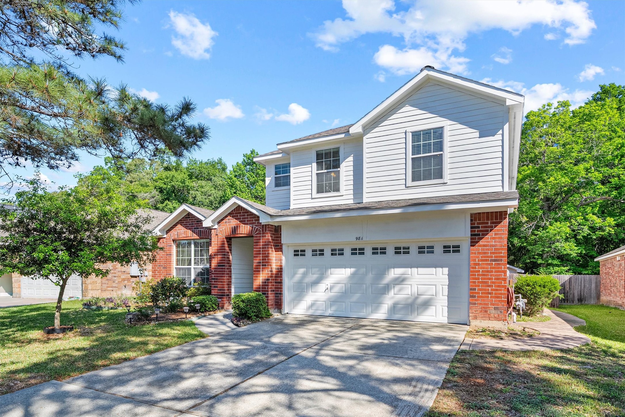 981 Doire Drive Conroe, TX 77301 - Photo 2 of 49