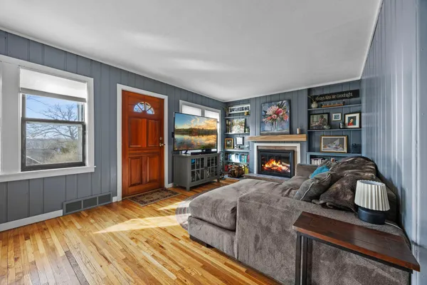 $435,000 | 5441 Ridgeway Street, St. Paul, MN 55110