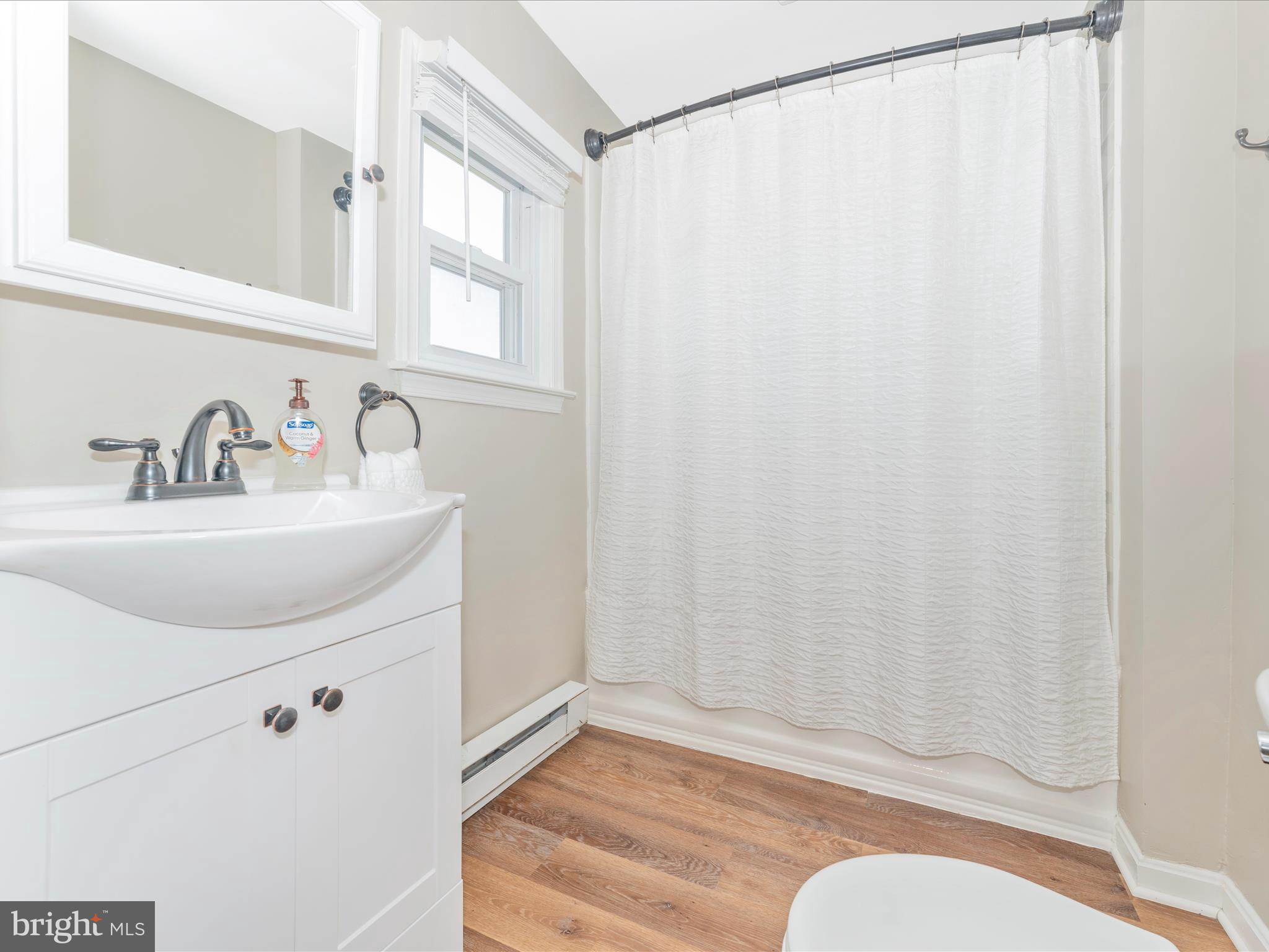 129 Cottage Street Waynesboro, PA 17268 - Photo 17 of 42 Hall Bath