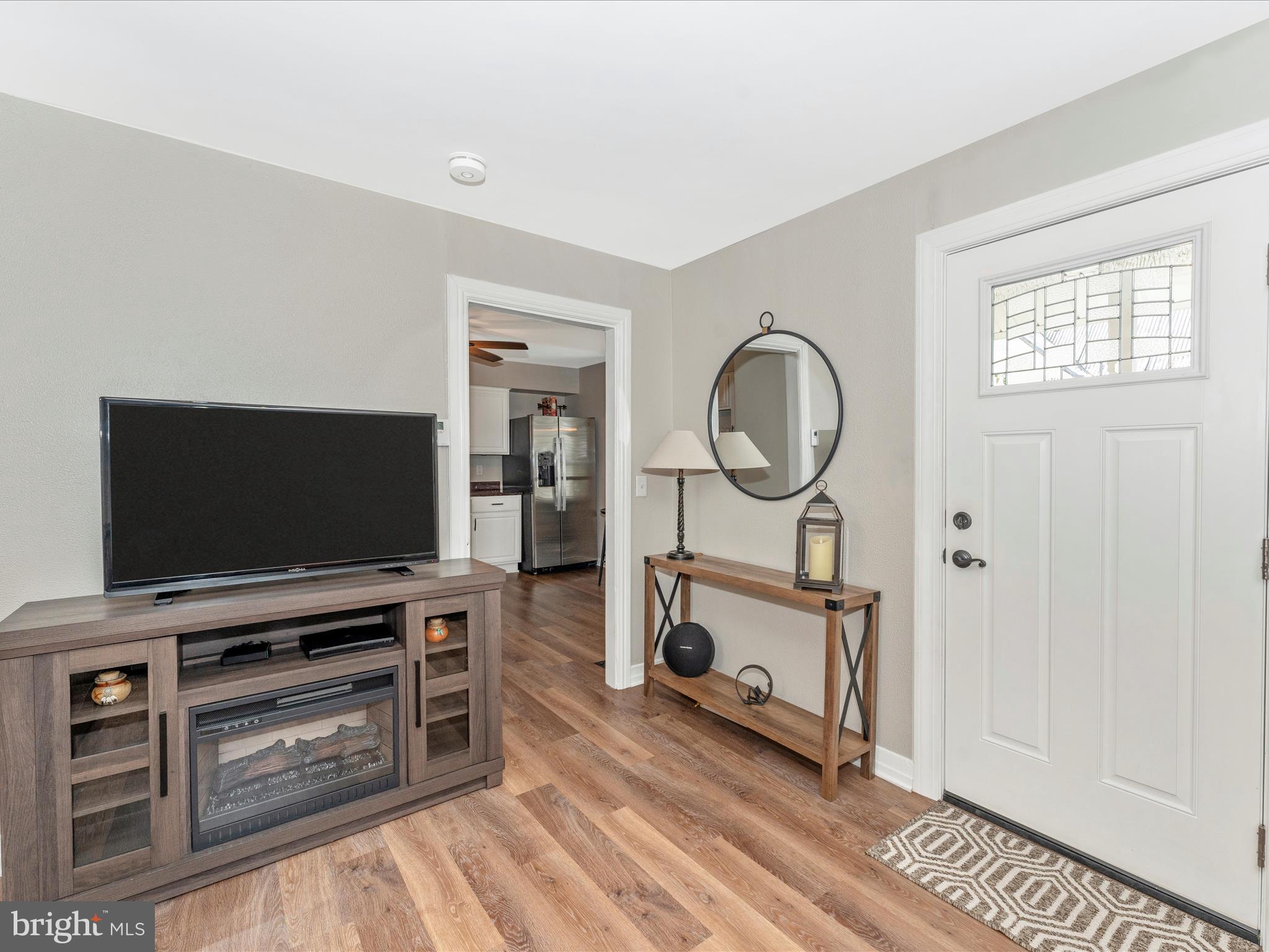 129 Cottage Street Waynesboro, PA 17268 - Photo 4 of 42 Entry