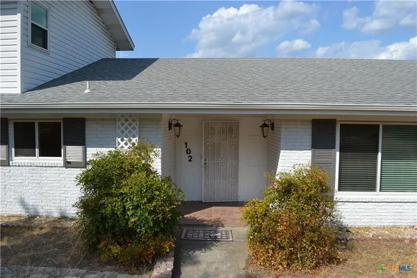 $2,950 | 102 East Mimosa Circle, San Marcos, TX 78666