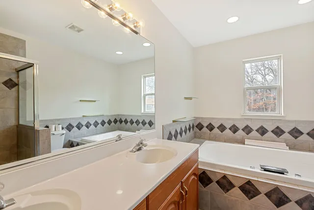 $297,271 | 1008 West Dale Avenue, McHenry, IL 60051