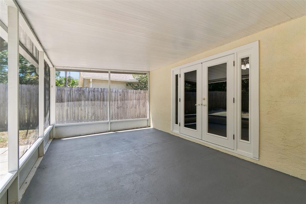 1733 Sutton Place Dunedin, FL 34698 - Photo 29 of 38
