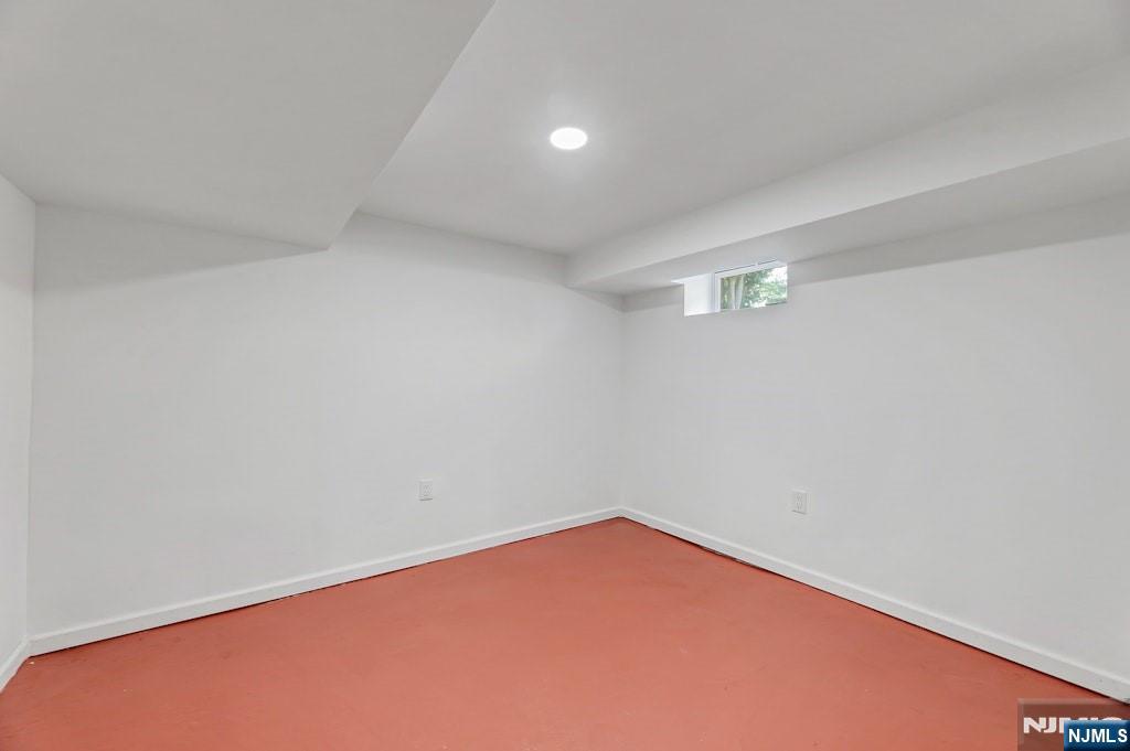 36 Benton Road Paramus, NJ 07652 - Photo 23 of 27