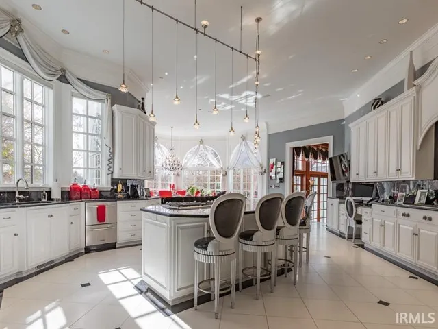 $4,900,000 | 7700 Henze Road, Evansville, IN 47720