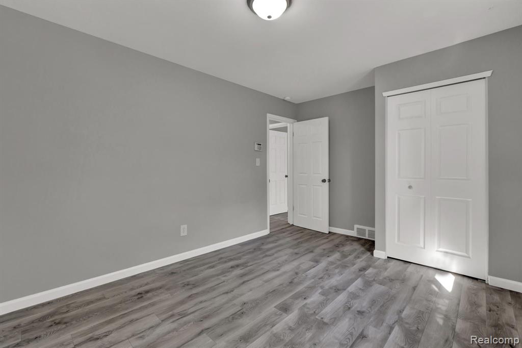 11220 Timken Avenue Warren, MI 48089 - Photo 29 of 36