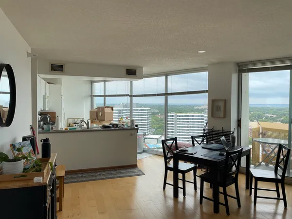 $4,200 | 1720 Maple Avenue, Unit 2120, Evanston, IL 60201