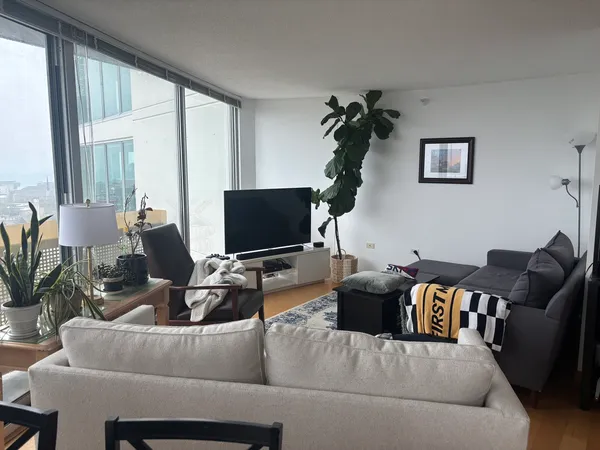 $4,200 | 1720 Maple Avenue, Unit 2120, Evanston, IL 60201