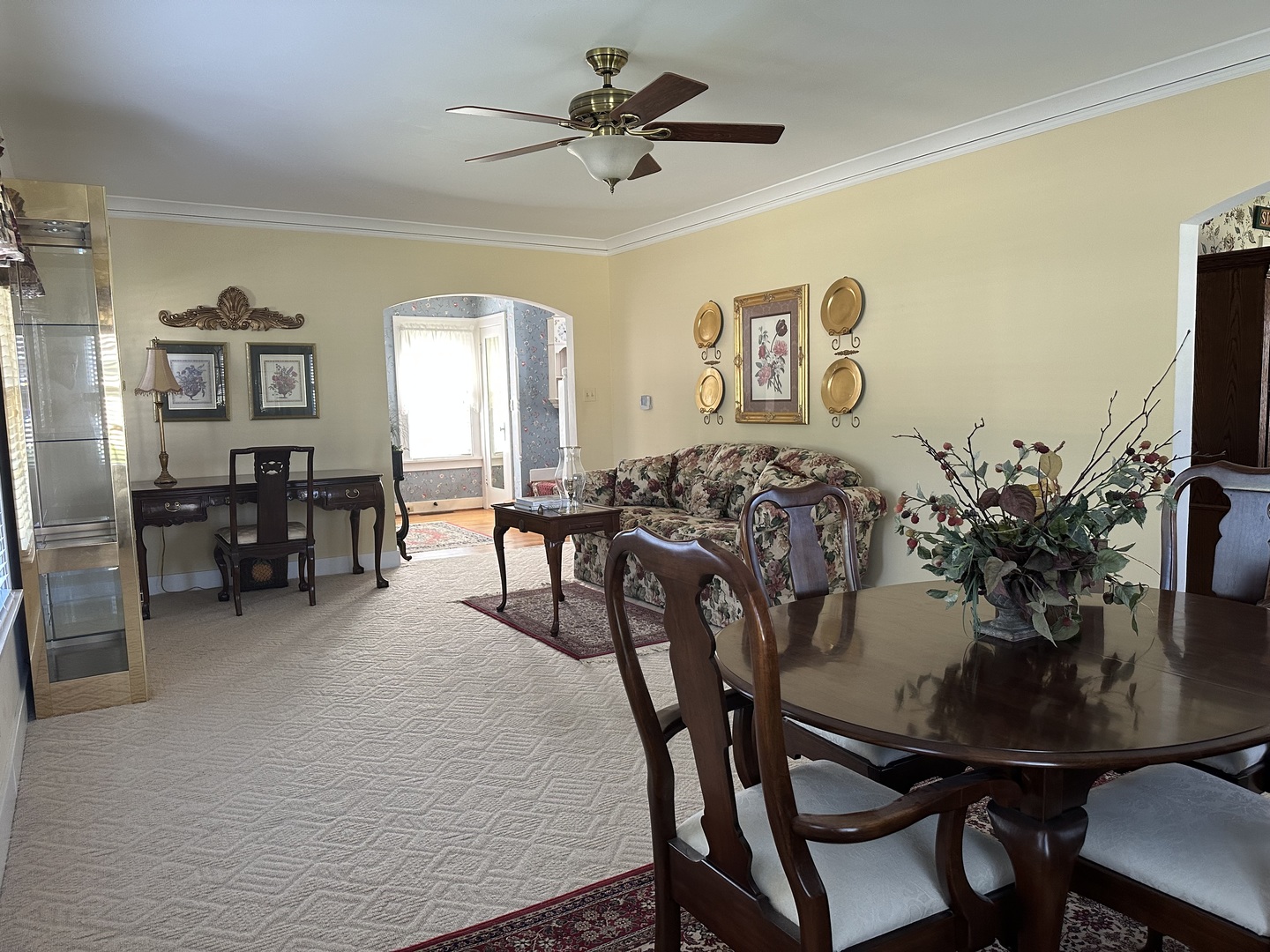 701 Chambers Street Ottawa, IL 61350 - Photo 11 of 32 a view of a dining room with furniture