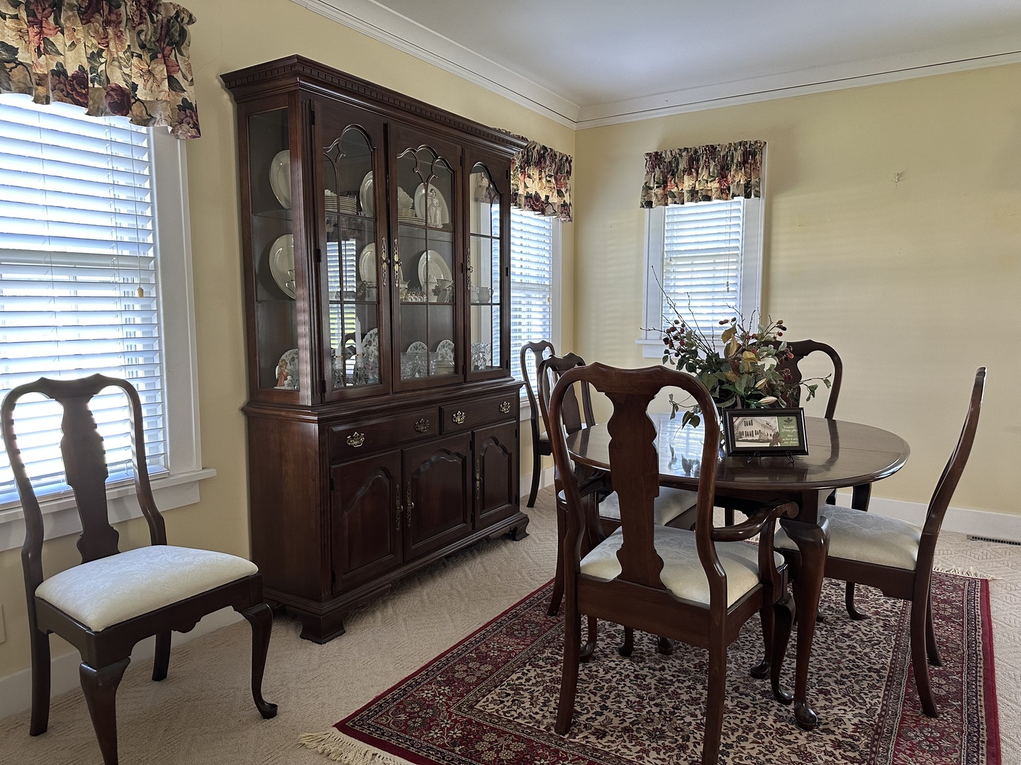 701 Chambers Street Ottawa, IL 61350 - Photo 13 of 32 a view of a dining room with furniture and window