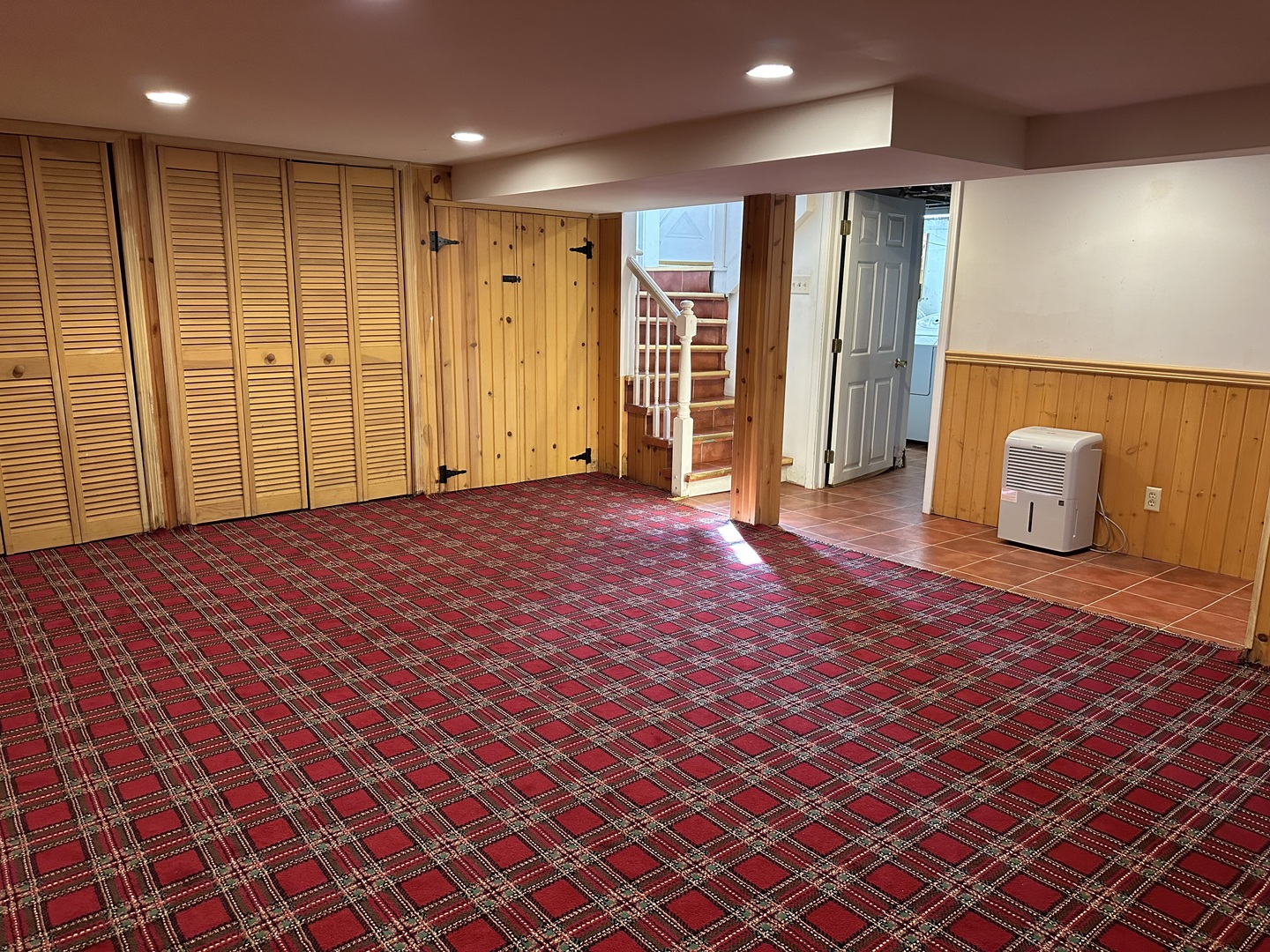 701 Chambers Street Ottawa, IL 61350 - Photo 29 of 32 a view of an empty room with a window