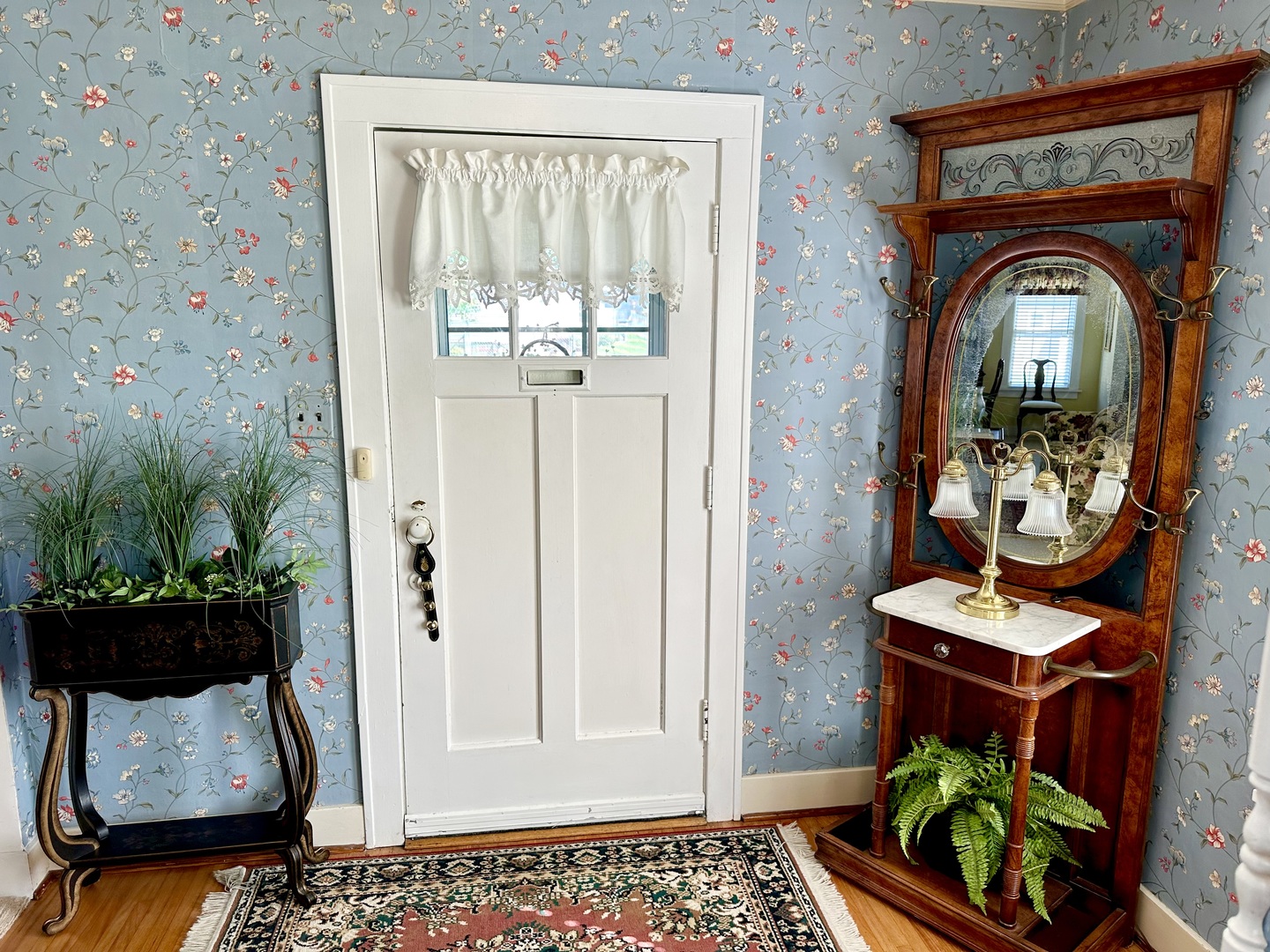 701 Chambers Street Ottawa, IL 61350 - Photo 7 of 32 a front view of a house with garden