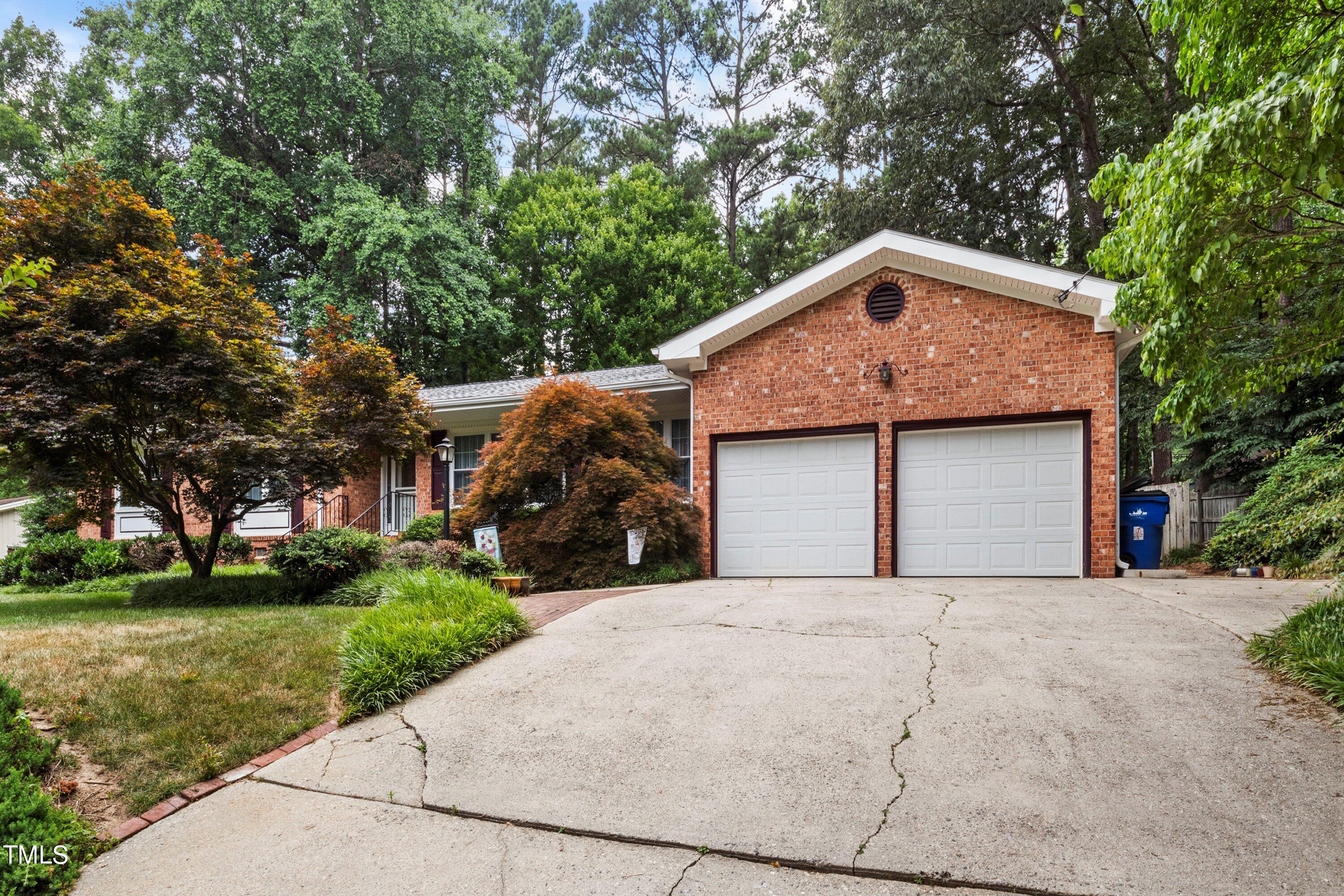 4809 Connell Drive Raleigh, NC 27612 - Photo 3 of 51 01-202406124809 Connell Dr048