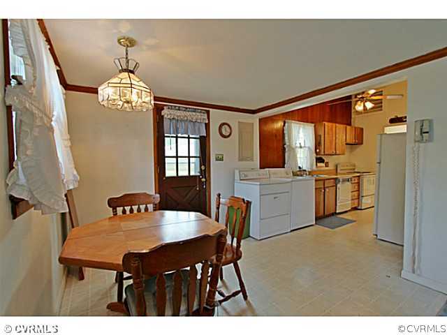 3031 Bensley Road North Chesterfield, VA 23237 - Photo 3 of 20 Kitchen