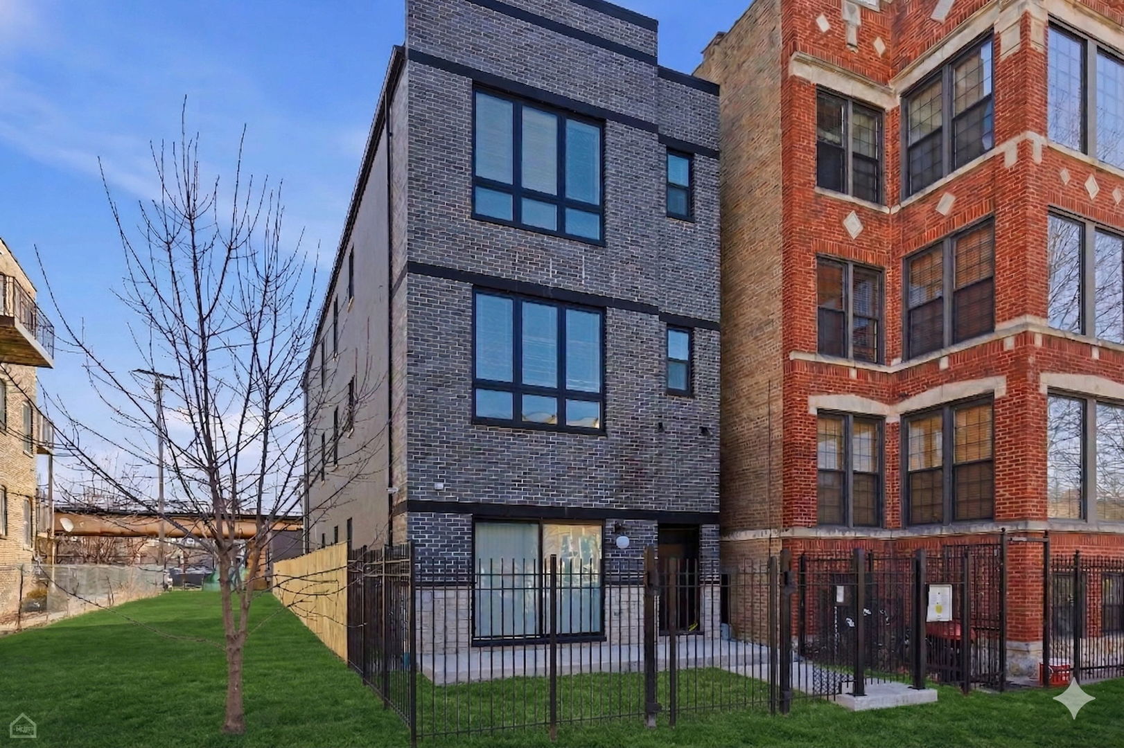 4841 South Prairie Avenue Chicago, IL 60615 - Photo 2 of 77