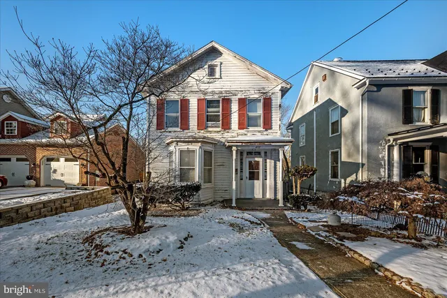 $350,000 | 412 South Samuel Street, Charles Town, WV 25414