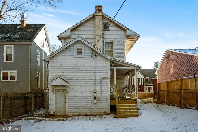 $350,000 | 412 South Samuel Street, Charles Town, WV 25414