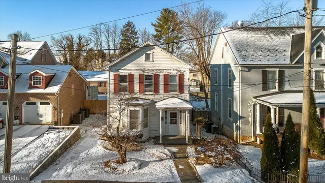 $350,000 | 412 South Samuel Street, Charles Town, WV 25414