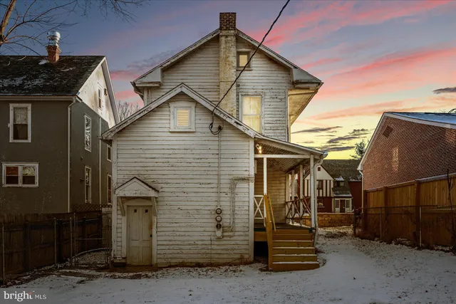 $350,000 | 412 South Samuel Street, Charles Town, WV 25414