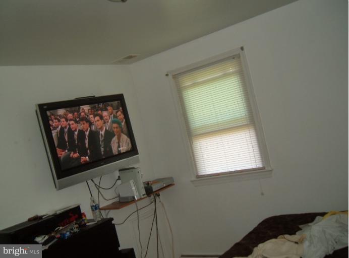 6512 Horseshoe Road Clinton, MD 20735 - Photo 18 of 20 Bedroom