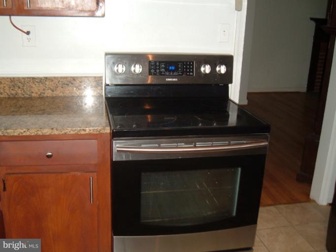6512 Horseshoe Road Clinton, MD 20735 - Photo 4 of 20 Kitchen