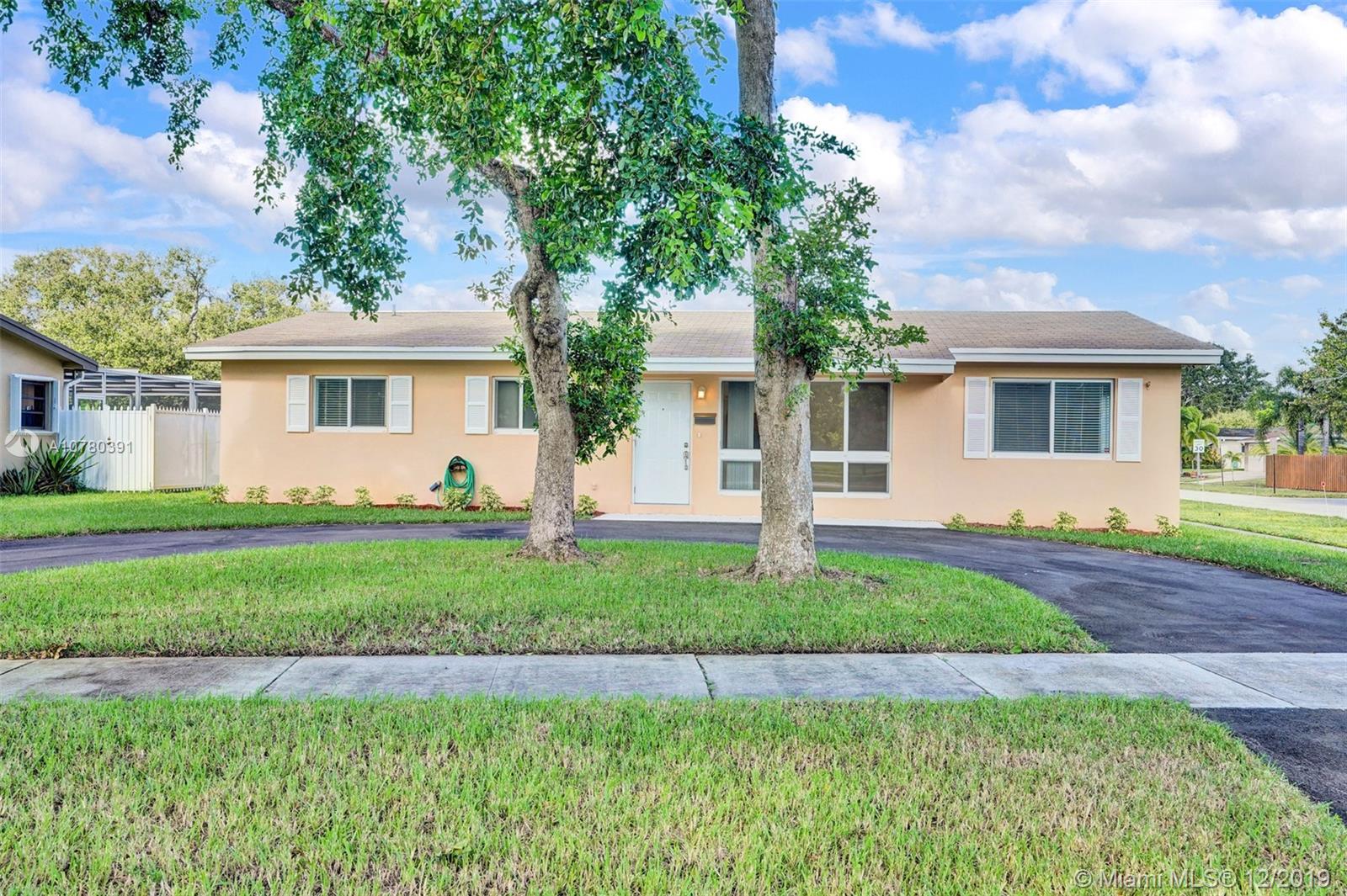 3701 North Longfellow Circle Hollywood, FL 33021 - Photo 2 of 49