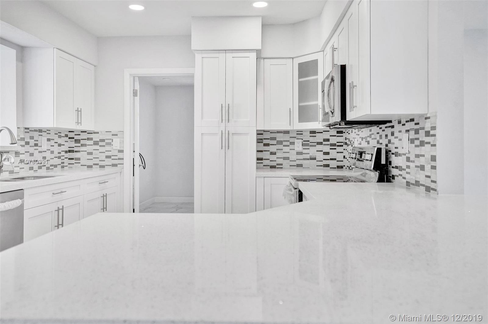 3701 North Longfellow Circle Hollywood, FL 33021 - Photo 8 of 49