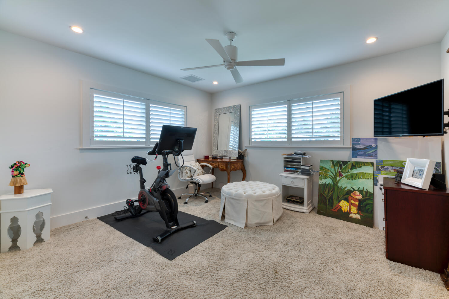 1041 Gulfstream Way Riviera Beach, FL 33404 - Photo 30 of 39 a living room with furniture and a flat screen tv