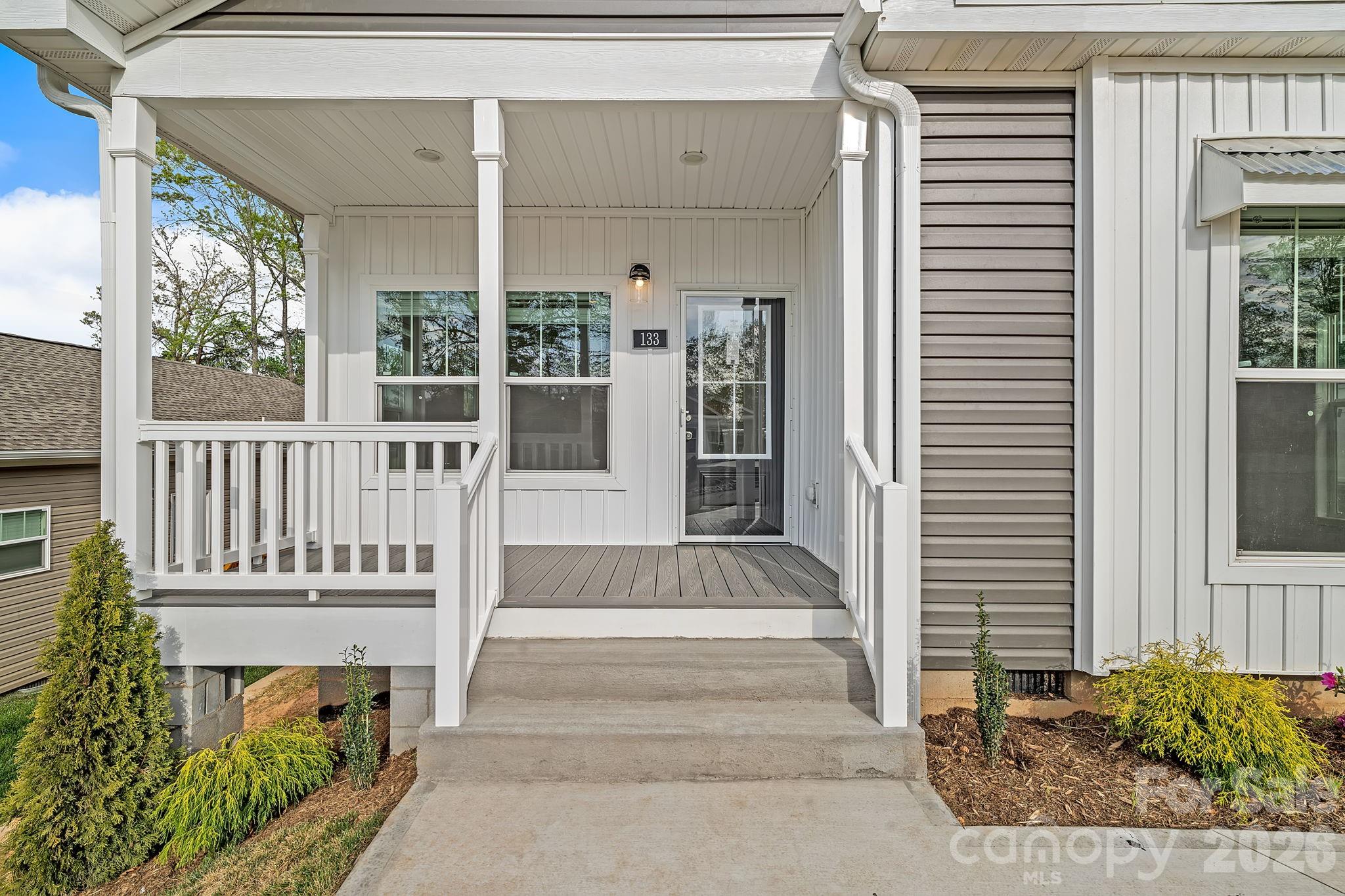 133 Bellamy Road Asheville, NC 28806 - Photo 2 of 21