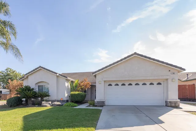 $479,000 | 586 West Lindquist Street, Kingsburg, CA 93631