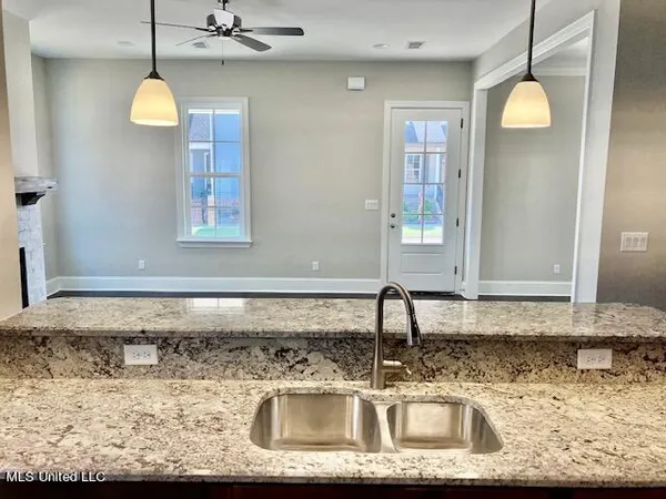 $379,900 | 3068 AC Freeman Drive West, Hernando, MS 38632